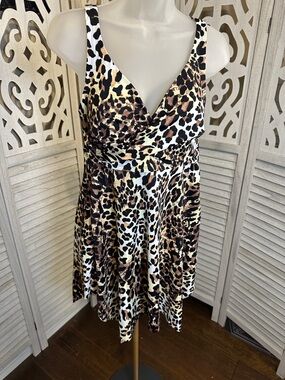 Size 10 swim dress leopard print flowy tummy control